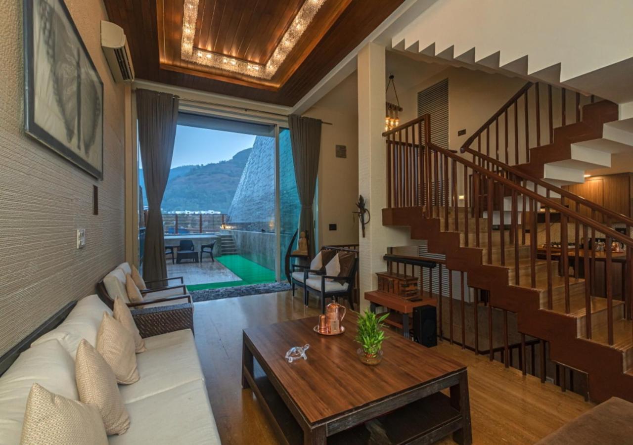 Saffronstays Urja, Lonavala - Private Villa With 2 Pools, Spa Room, Private Elevator & Waterfall Luaran gambar