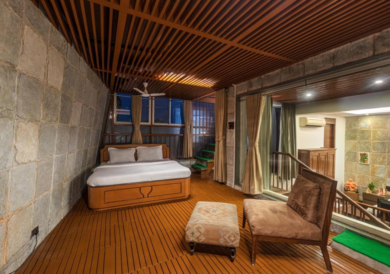 Saffronstays Urja, Lonavala - Private Villa With 2 Pools, Spa Room, Private Elevator & Waterfall Luaran gambar